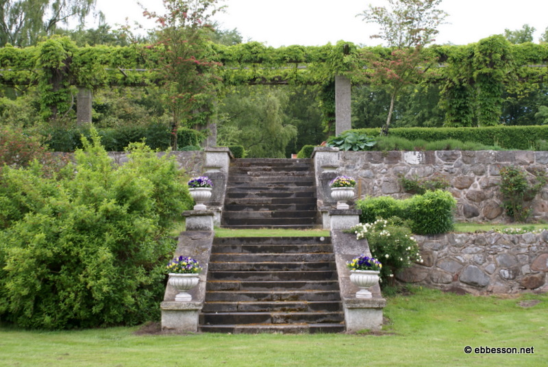 DSC06844.JPG - Vegeholms slott - Murarna till gamla kostallar