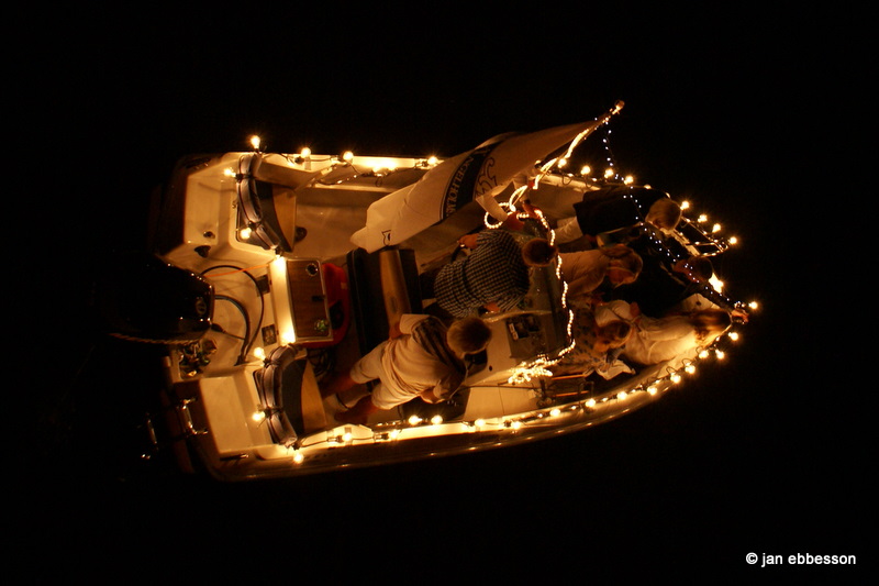 DSC03975.JPG - Illuminerad båtparad